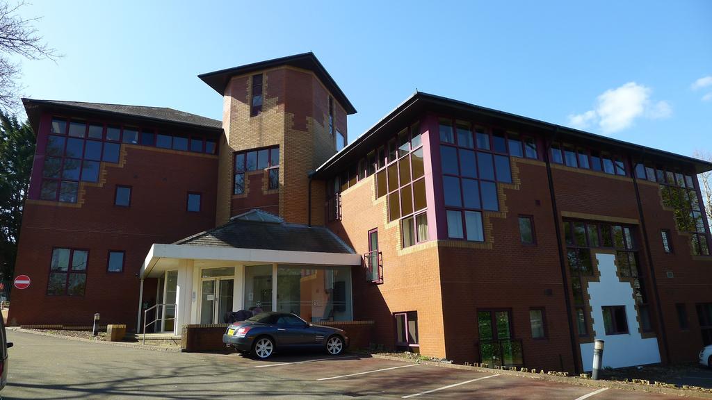 Fareham Wickham Road Unfurnished 2 bed apartment £850 pcm (£196 pw)