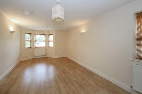 2 bedroom apartment to rent, Langdon Street, Tring