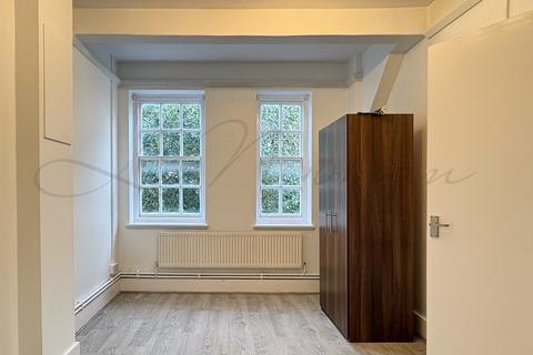 2 bedroom flat to rent, Charlton Road, Blackheath, SE3