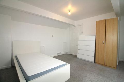 3 bedroom terraced house to rent, Holland Road, Sheffield, S2 4UT