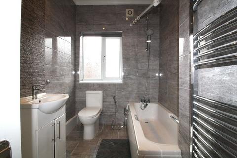 3 bedroom terraced house to rent, Holland Road, Sheffield, S2 4UT