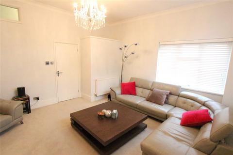 2 bedroom apartment to rent, Glendale Gardens, Leigh-on-Sea, Essex, SS9