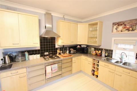 2 bedroom apartment to rent, Glendale Gardens, Leigh-on-Sea, Essex, SS9