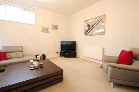 2 bedroom apartment to rent, Glendale Gardens, Leigh-on-Sea, Essex, SS9