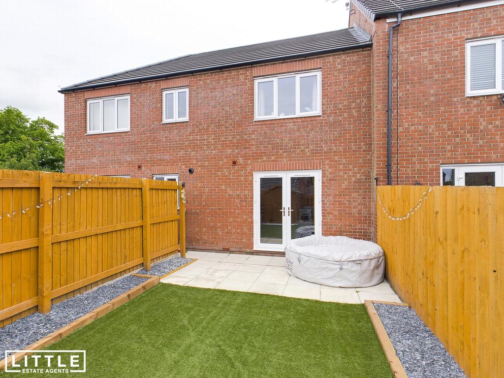 Newlove Avenue, St. Helens, WA10 2 bed apartment £96,000