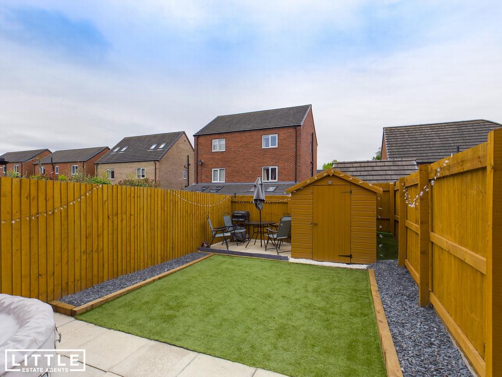 Newlove Avenue, St. Helens, WA10 2 bed apartment £96,000