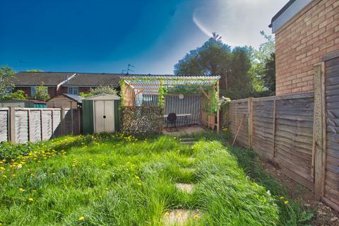 2 bedroom terraced house to rent, Trenchard Close, Stanmore