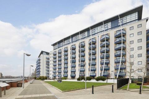 2 bedroom apartment to rent - Apollo Building,  Newton Place, London E14