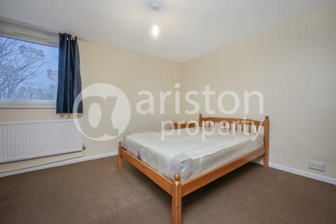 1 bedroom in a flat share to rent, Beachcroft Way, Archway