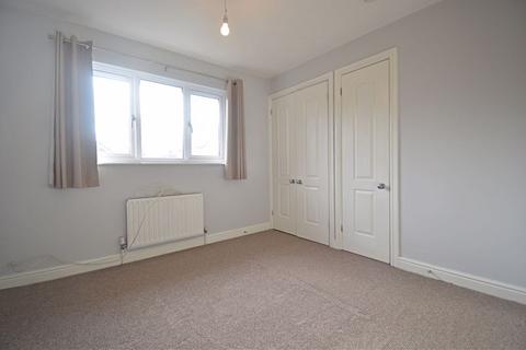 2 bedroom semi-detached house to rent, St. Thomas Close, Basingstoke RG21