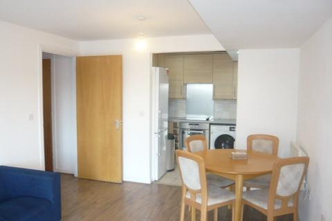 2 bedroom flat to rent, Berberis House, Feltham