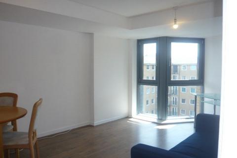 2 bedroom flat to rent, Berberis House, Feltham