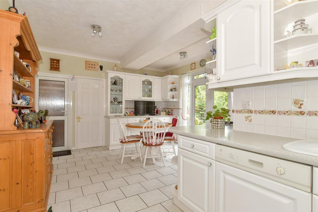 Kitchen/ Breakfast Room