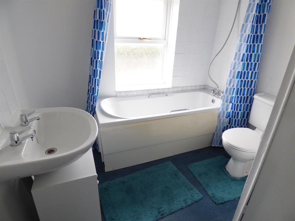 Bowthorn Road, Cleator Moor, CA25 5JG 2 bed terraced house £52,500