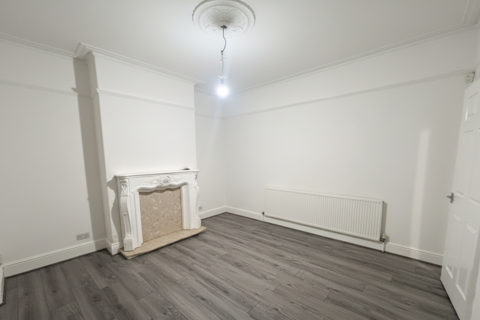 undefined, 3 Bed house in Chapel Avenue, L9