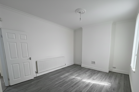 undefined, 3 Bed house in Chapel Avenue, L9