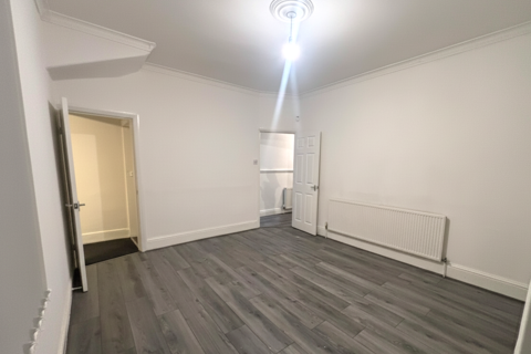 undefined, 3 Bed house in Chapel Avenue, L9