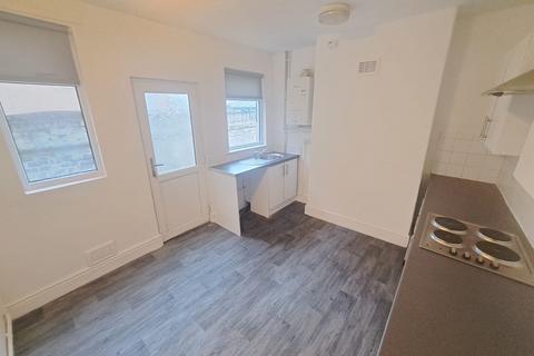 3 bedroom terraced house to rent, 3 Bed house in Chapel Avenue, L9