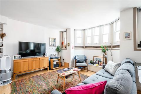 2 bedroom apartment to rent, Nicholas House, Shoreditch, E2