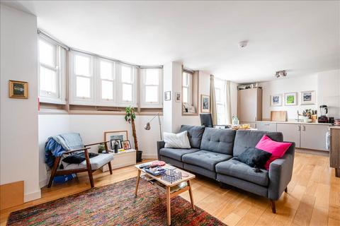 2 bedroom apartment to rent, Nicholas House, Shoreditch, E2