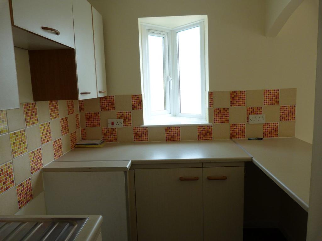 Rena Hobson Court, Tiverton 1 bed apartment £425 pcm (£98 pw)