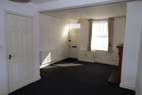 2 bedroom end of terrace house to rent, High Street, Northampton NN2
