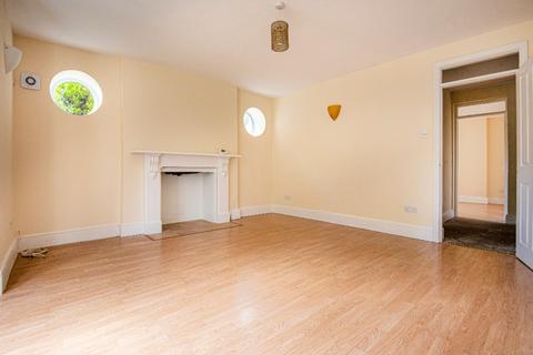 2 bedroom flat to rent, Shurdington Road, Leckhampton, Cheltenham, GL53