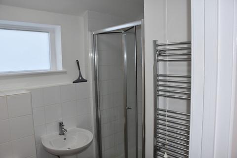 Studio to rent, Field Court, Stanton