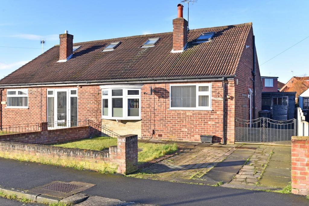 Crossways Drive, Harrogate 2 bed semidetached bungalow £200,000