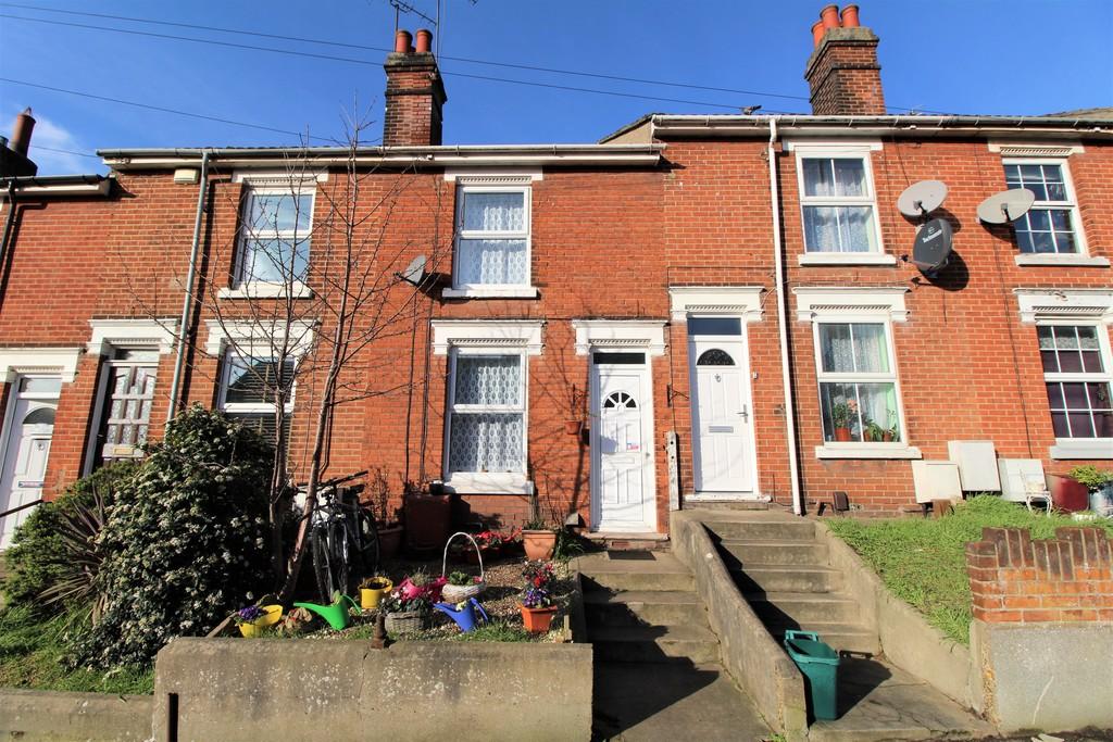 Bourne Road, Colchester, CO2 7LP 3 bed terraced house £220,000