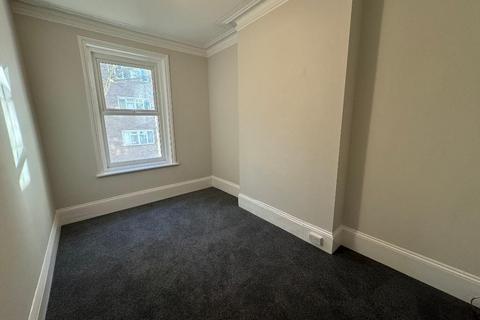 2 bedroom flat to rent, Church Road, Hove, East Sussex, BN3 2DJ