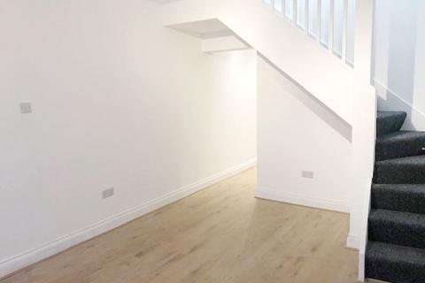 2 bedroom apartment to rent, Clarence Road, Enfield