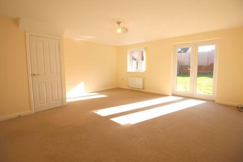 4 bedroom semi-detached house to rent, Loachbrook Farm Way, Somerford, Congleton CW12 4BF