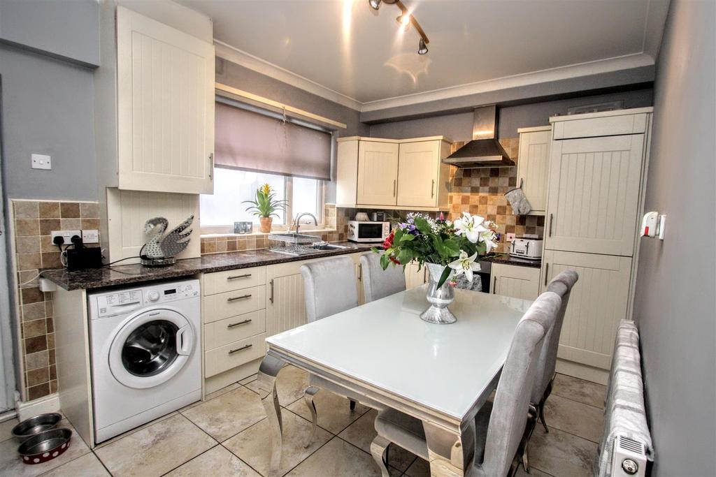 Wylam Avenue, Darlington 2 bed terraced house £525 pcm (£121 pw)