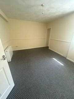 1 bedroom apartment to rent, Queens Square Court,, 247/248 East Road, Tylorstown