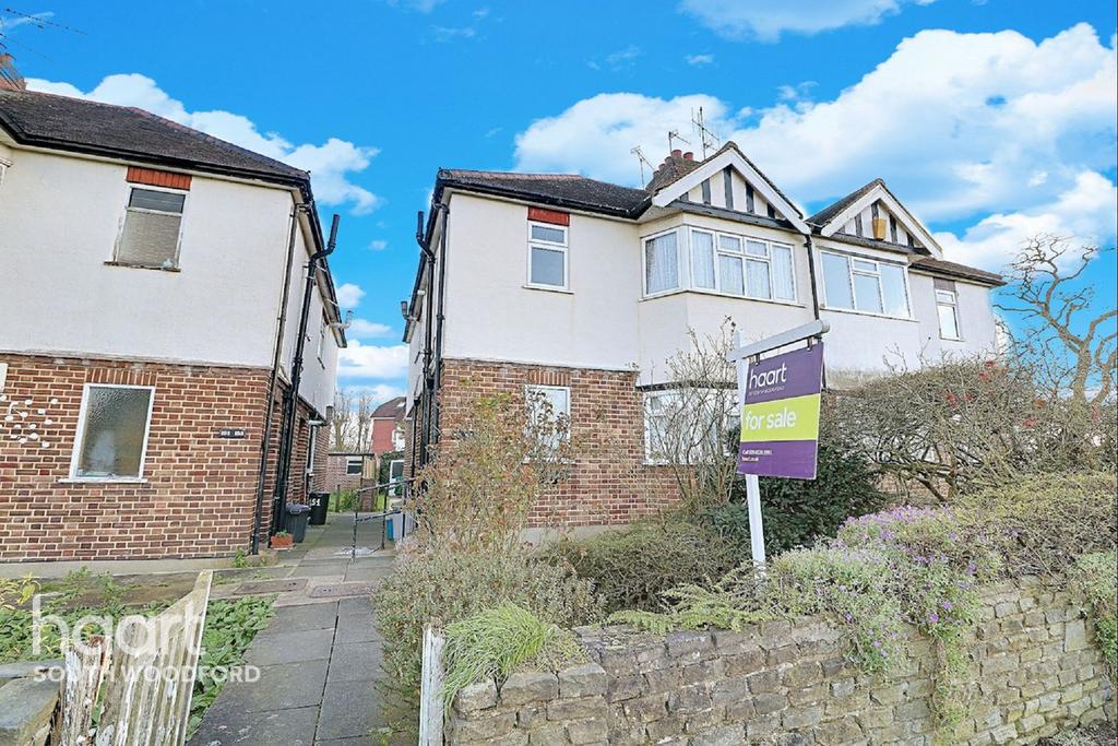 Onslow Gardens, South Woodford, London, E18 2 bed £325,000