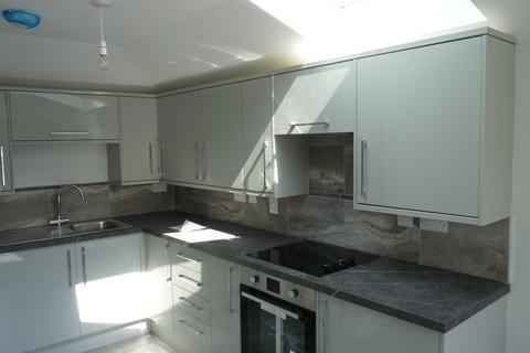 2 bedroom flat to rent, Edenbridge, Kent, TN8