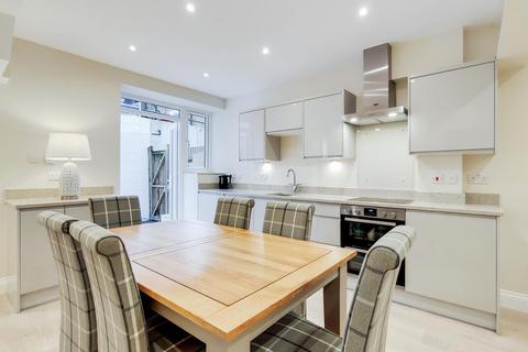 3 bedroom flat to rent, Lillie Road, Fulham, London, SW6