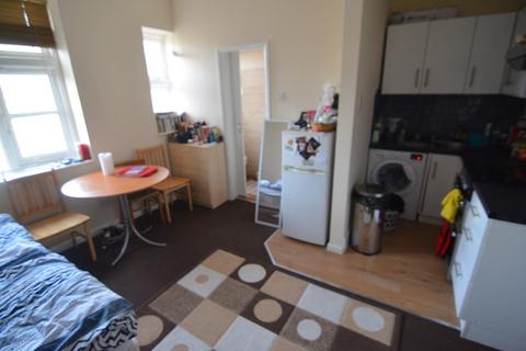 1 bedroom property to rent, 245 High Road, E11