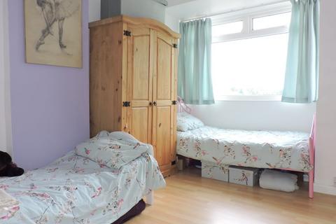 2 bedroom semi-detached house to rent, Luton, LU3