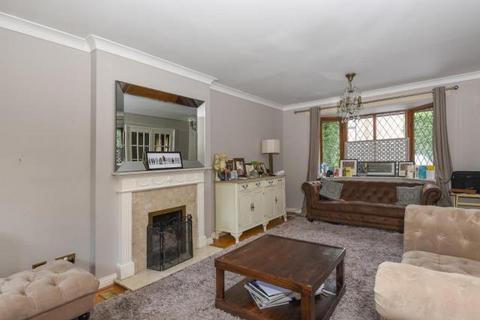 5 bedroom detached house to rent, Connaught Drive,  Weybridge,  KT13