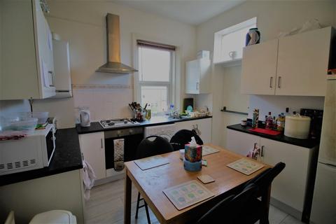 4 bedroom maisonette to rent, Granville Gardens, Jesmond, NE2