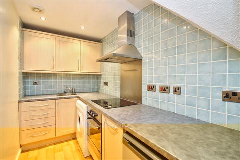 Studio to rent, The Oaks, Moormede Crescent, Staines-upon-Thames, Surrey, TW18