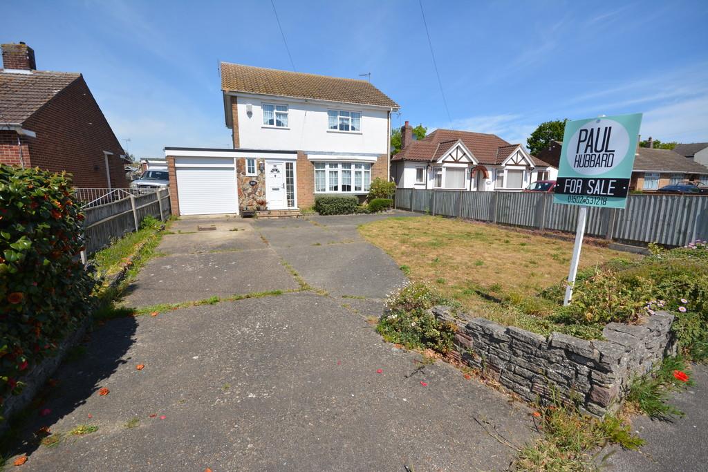 Long Road, Lowestoft, Suffolk 3 bed detached house £250,000
