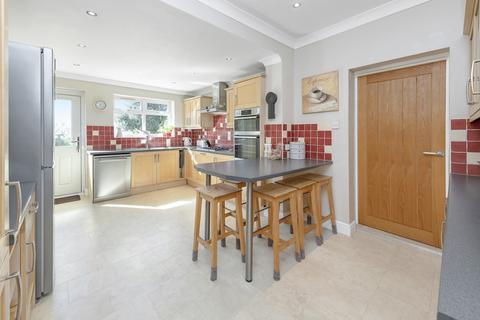21 Warwick Road, Coulsdon, CR5 2EF