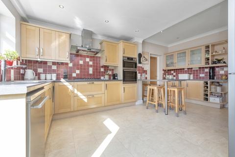 21 Warwick Road, Coulsdon, CR5 2EF