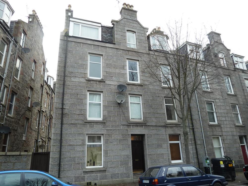 5 Northfiled Place − Exterior