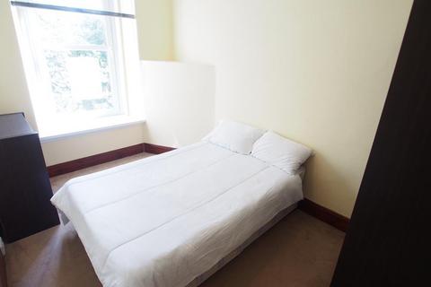 1 bedroom flat to rent, Northfield Place, Second Left, AB25