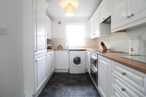2 bedroom flat to rent, Nelson Court, First Floor, AB24