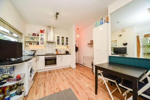 3 bedroom flat to rent, Councillor Street, Camberwell, London